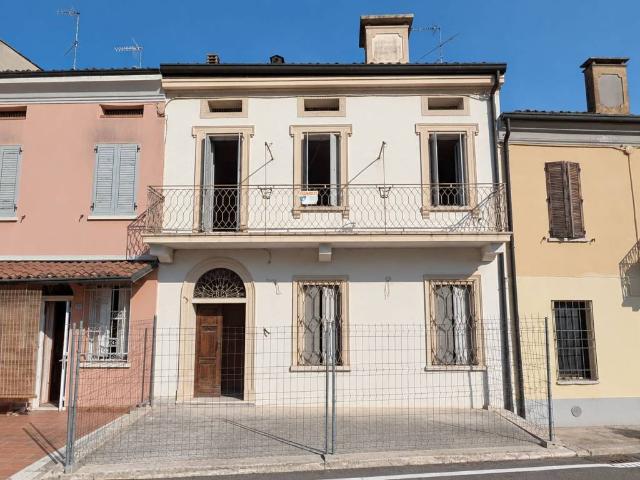 Villa Indipendente in vendita a Roncoferraro, Lombardia