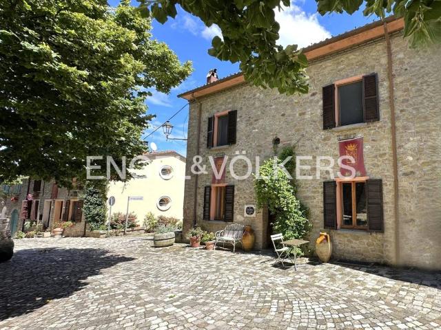 Villa Indipendente in vendita a Monteleone, Roncofreddo