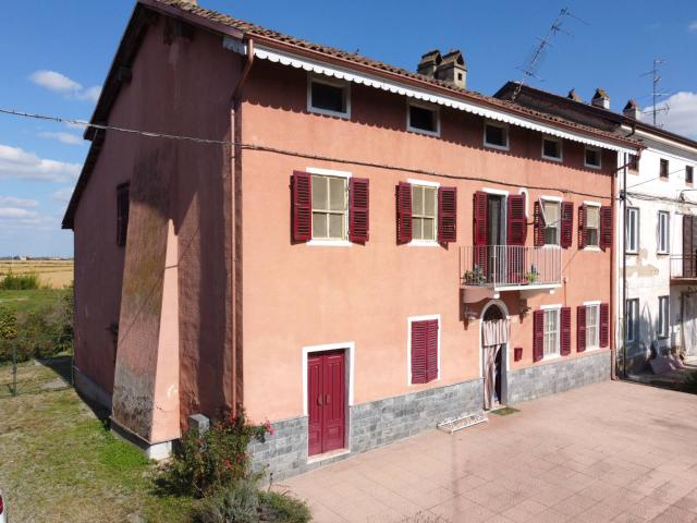 Villa Indipendente in vendita a Piemonte, Vercelli