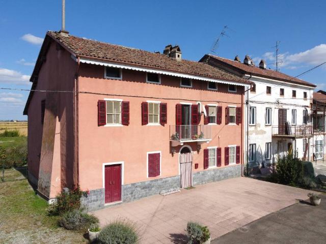 Villa Indipendente in vendita a Piemonte, Vercelli