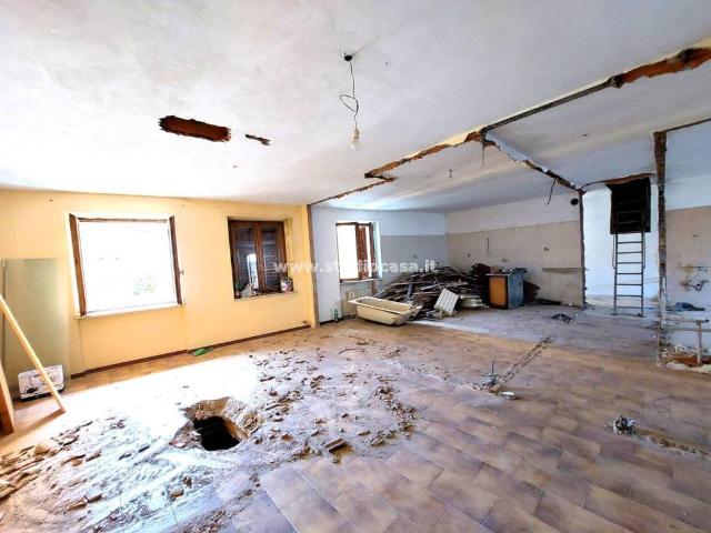 Villa Indipendente in vendita a Comunità della Vallagarina, Ronzo Chienis