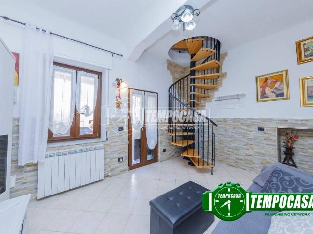 Villa Indipendente in vendita a Unione dei Comuni I Fontanili, Rosate