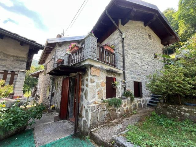 Villa Indipendente in vendita a Piemonte, Biella