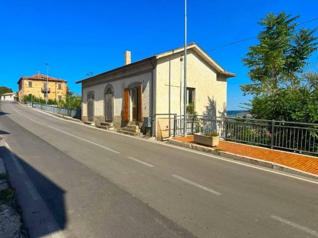 Villa Indipendente in vendita a Rosciano, Abruzzo