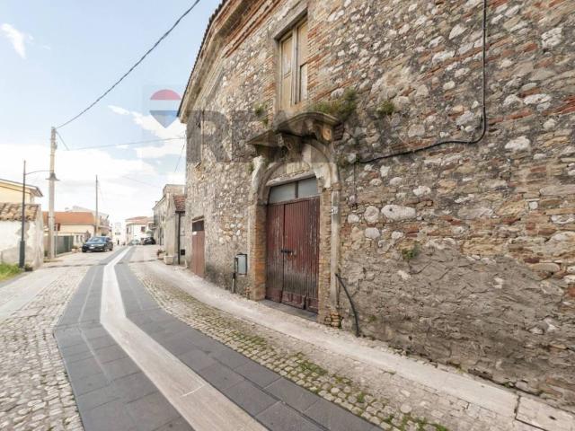 Villa Indipendente in vendita a Rosciano, Abruzzo