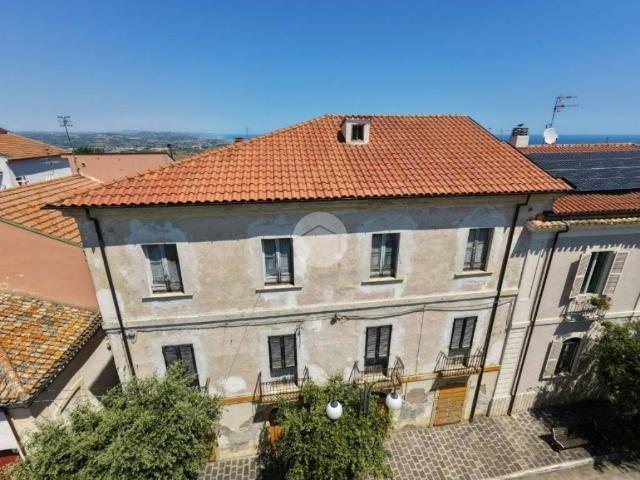 Villa Indipendente in vendita a Roseto Degli Abruzzi, Abruzzo