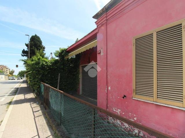 Villa Indipendente in vendita a Roseto Degli Abruzzi, Abruzzo