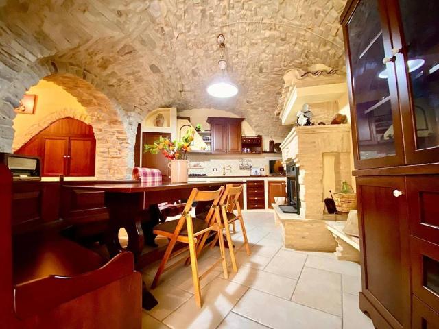Villa Indipendente in vendita a Roseto Valfortore, Foggia