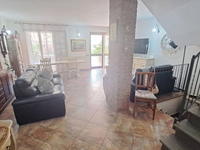 Villa Indipendente in vendita a Rosignano Marittimo, Toscana