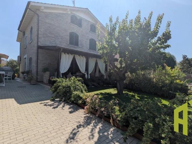 Villa Indipendente in vendita a Rosignano Marittimo, Toscana