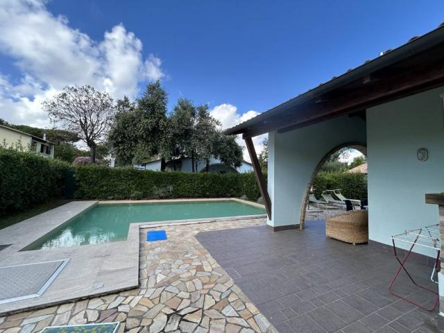 Villa Indipendente in vendita a Rosolina, Veneto