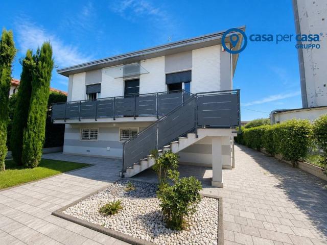 Villa Indipendente in vendita a Rosolina, Veneto