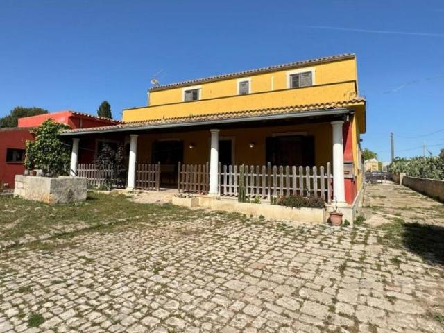 Villa Indipendente in vendita a Rosolini, Sicilia