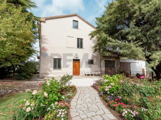 Villa Indipendente in vendita a Marche, Ancona
