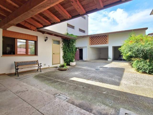 Villa Schiera in vendita a Rossano Veneto, Veneto