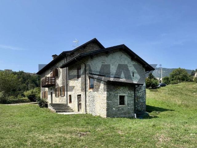 Villa Indipendente in vendita a Ca Mosché, Rota d'Imagna
