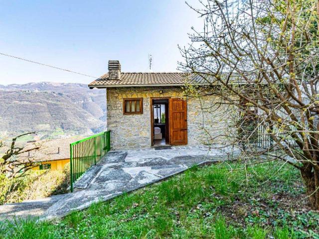 Villa Indipendente in vendita a Rota D'imagna, Lombardia