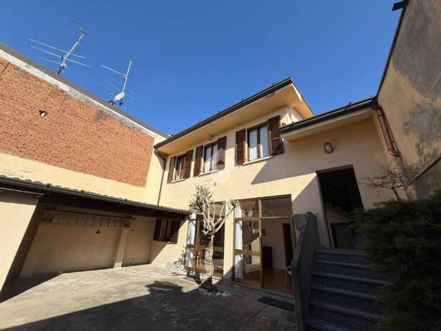 Villa Indipendente in vendita a Villaggio Famiglia, Rovato