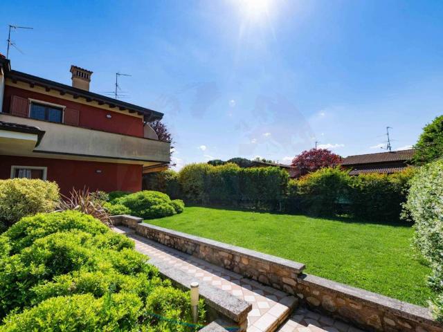Villa Indipendente in vendita a Sant'Anna, Rovato