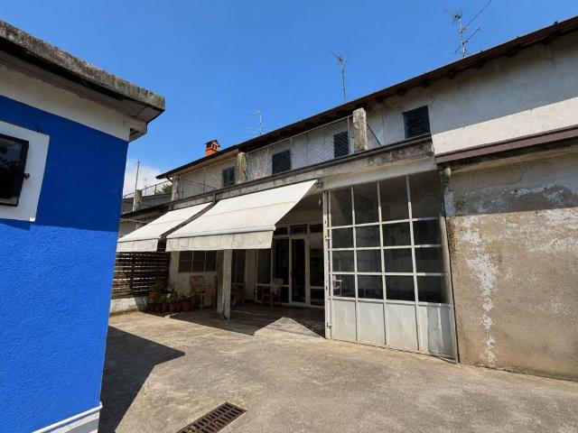 Villa Indipendente in vendita a Villaggio Famiglia, Rovato