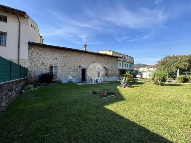 Villa Indipendente in vendita a Villaggio Famiglia, Rovato