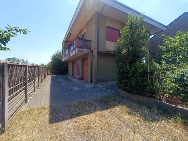 Villa Indipendente in vendita a Rovello Porro, Como