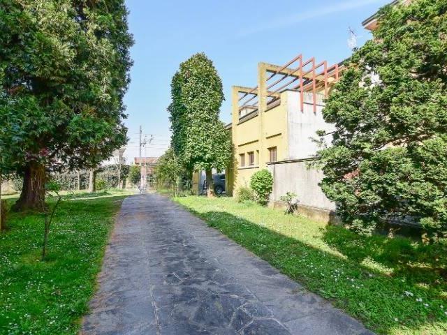 Villa Indipendente in vendita a Rovello Porro, Lombardia