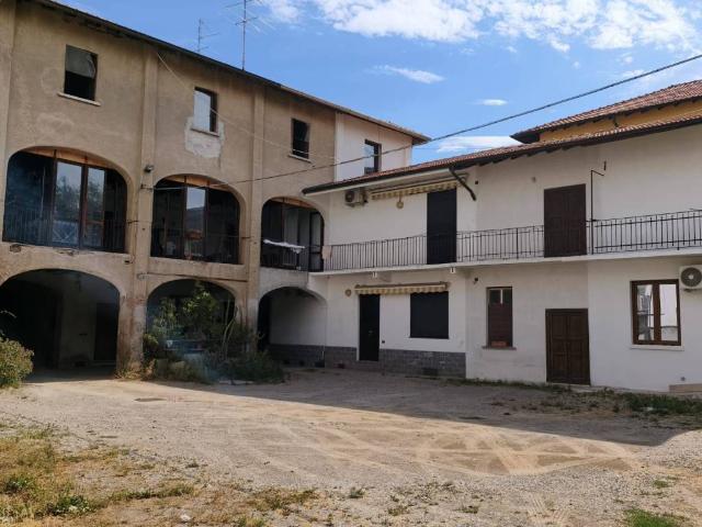 Villa Indipendente in vendita a Rovello Porro, Lombardia