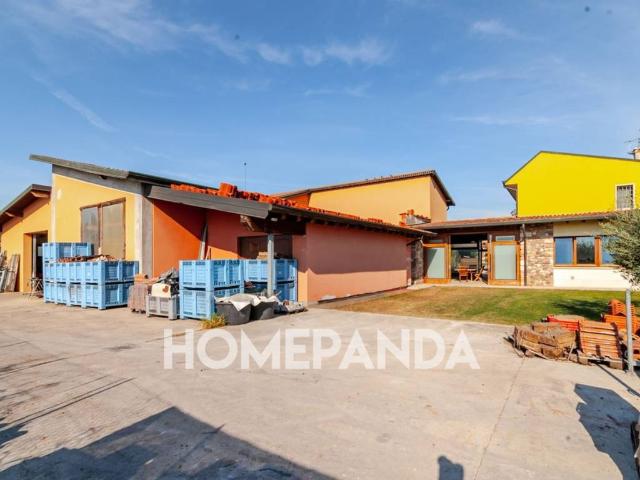 Villa Indipendente in vendita a Belvedere, Roverbella