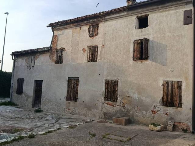 Villa Indipendente in vendita a Roverchiara, Veneto