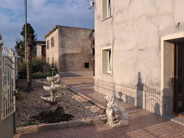 Villa Indipendente in vendita a Roverchiaretta, Roverchiara