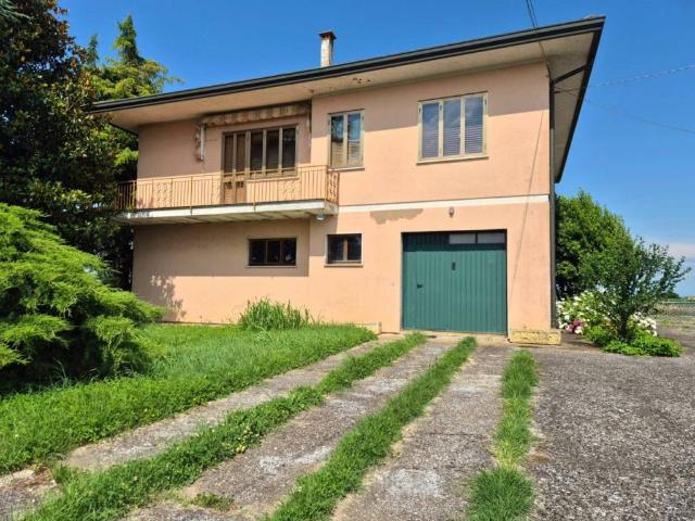 Villa Indipendente in vendita a Roveredo Di Guà, Veneto