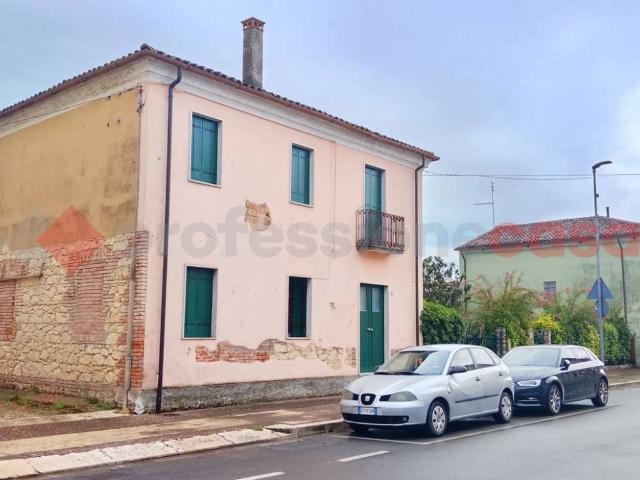 Villa Indipendente in vendita a Roveredo Di Guà, Veneto