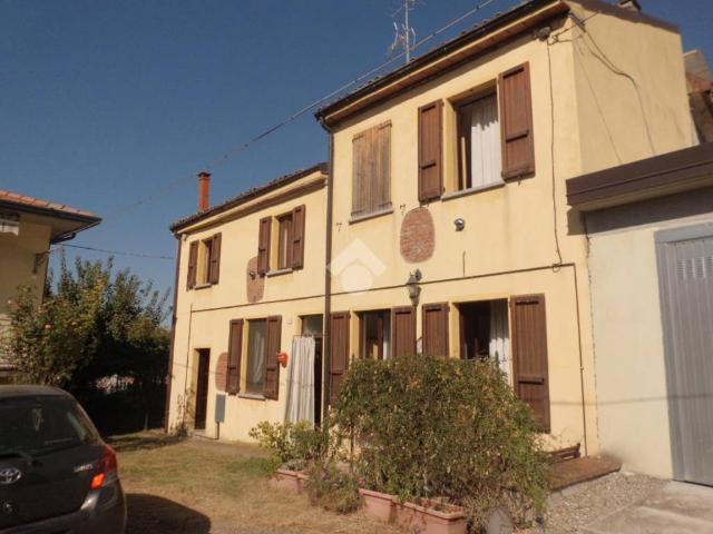 Villa Indipendente in vendita a Rovescala, Lombardia