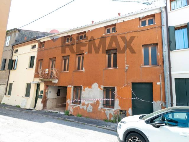 Villa Indipendente in vendita a Tassina, Rovigo