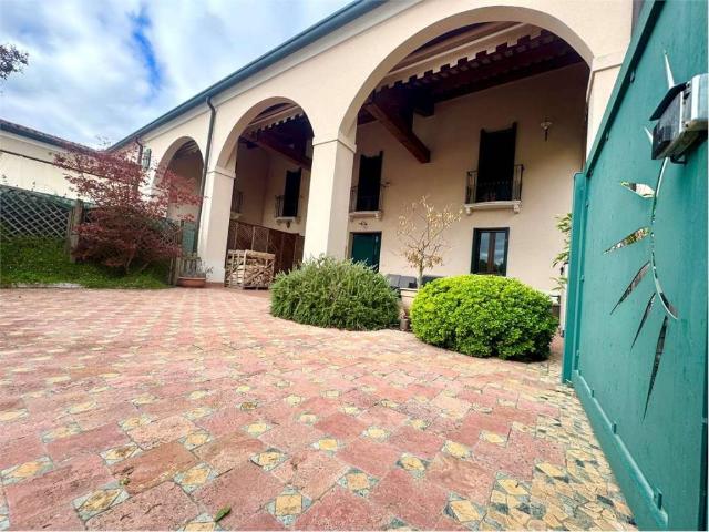 Villa Indipendente in vendita a Rubano, Veneto
