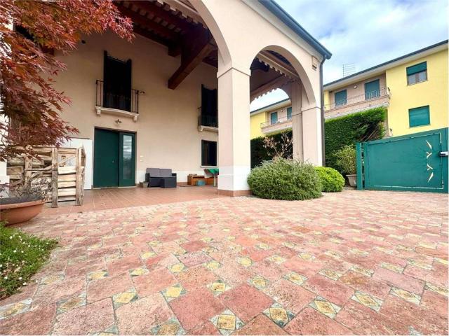 Villa Indipendente in vendita a Rubano, Veneto