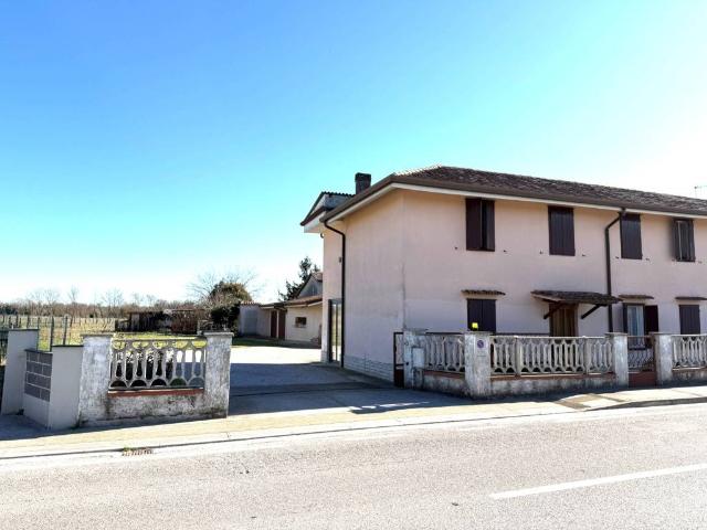 Villa Indipendente in vendita a Ruda, Friuli-Venezia Giulia
