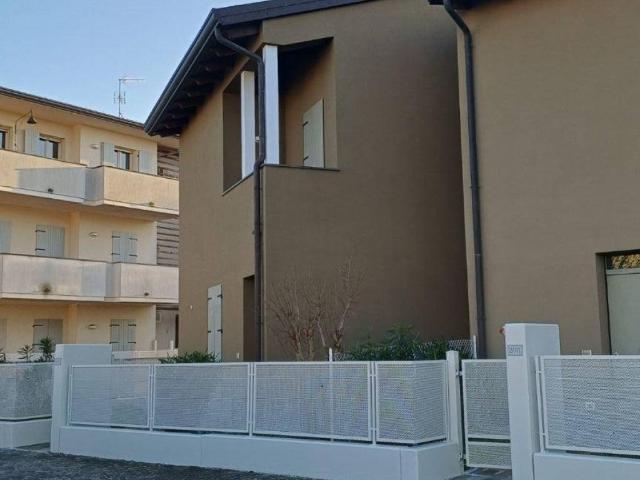 Villa Indipendente in vendita a Russi, Reggio Emilia