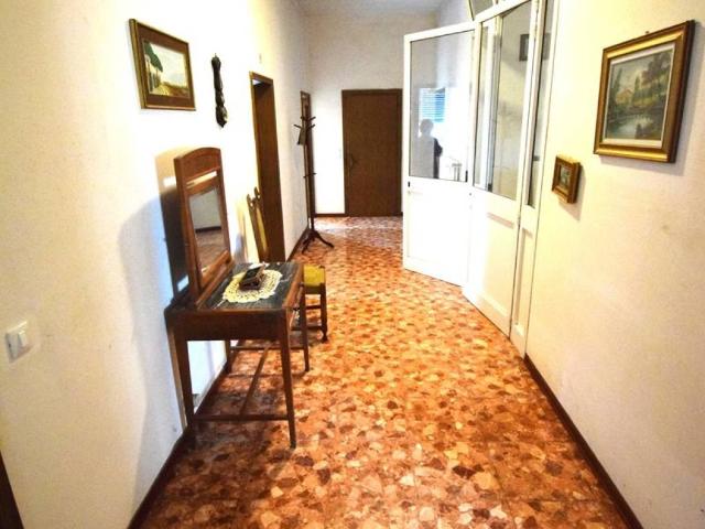 Villa Indipendente in vendita a Russi, Reggio Emilia
