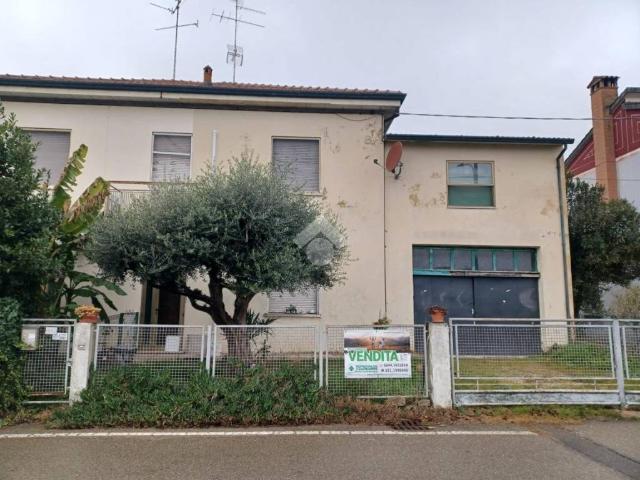 Villa Indipendente in vendita a Russi, Reggio Emilia