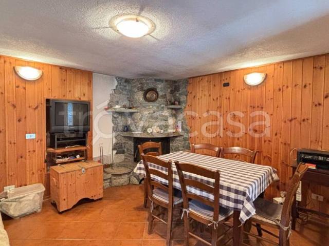 Villa Indipendente in vendita a Saint Denis, Aosta