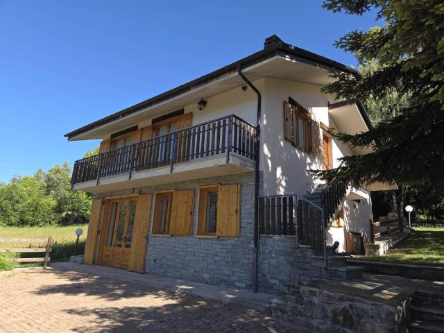 Villa Indipendente in vendita a Saint Marcel, Aosta