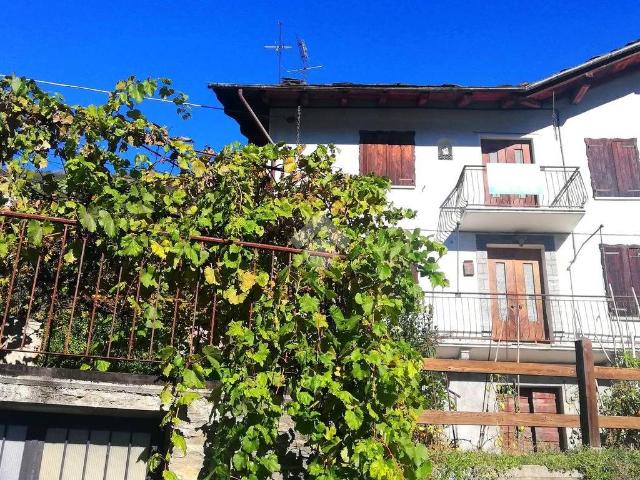 Villa Indipendente in vendita a Saint Pierre, Aosta