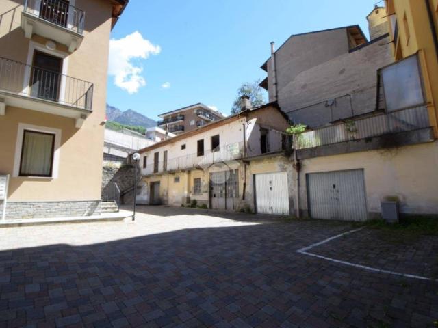 Villa Indipendente in vendita a Saint Vincent, Aosta