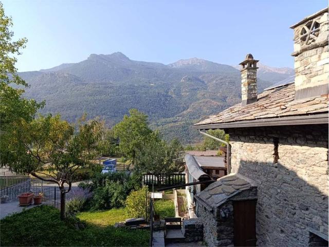 Villa Indipendente in vendita a Saint Vincent, Aosta