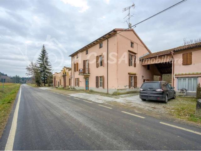 Villa Indipendente in vendita a Sala Baganza, Reggio Emilia
