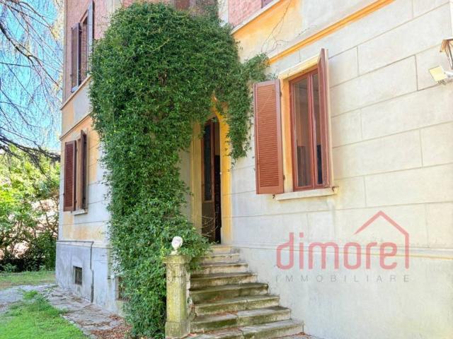 Villa Indipendente in vendita a Sala Baganza, Reggio Emilia