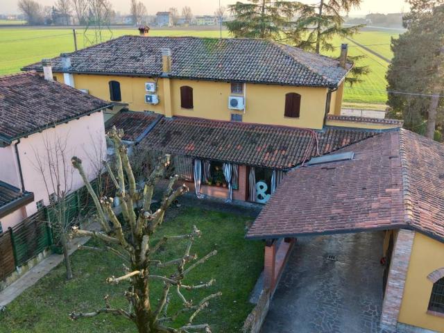 Villa Indipendente in vendita a Unione Terre d'Acqua, Sala Bolognese