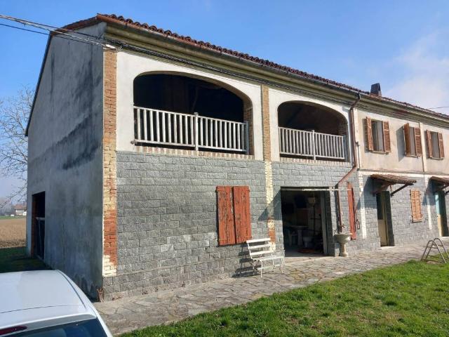 Villa Indipendente in vendita a Alluvioni Piovera, Piemonte